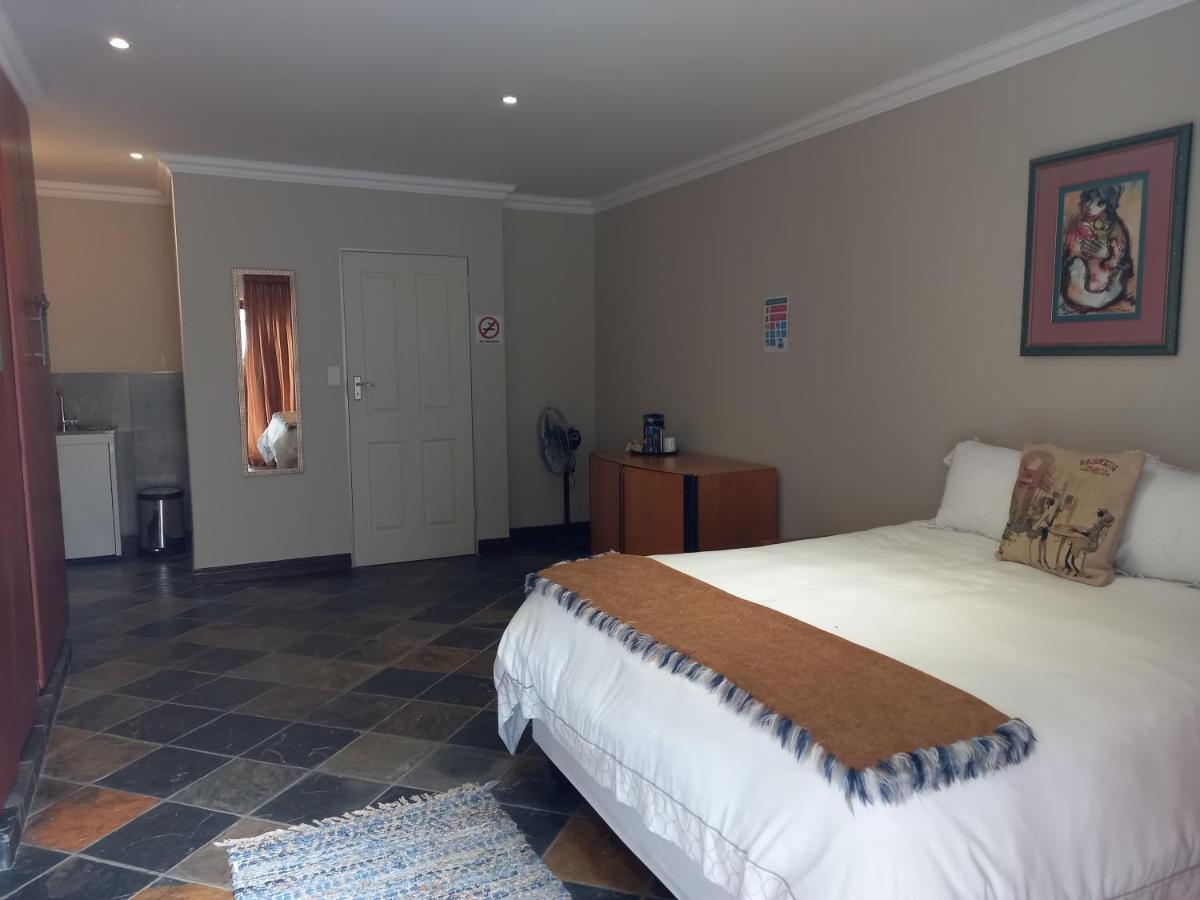 Troas Boutique Hotel Vanderbijlpark Eksteriør bilde